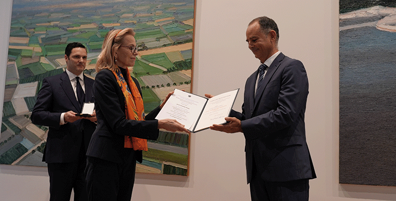 Javier González Pareja, presidente de Bosch España y Portugal, recibe la Cruz de Caballero de la Orden del Mérito de la RFA