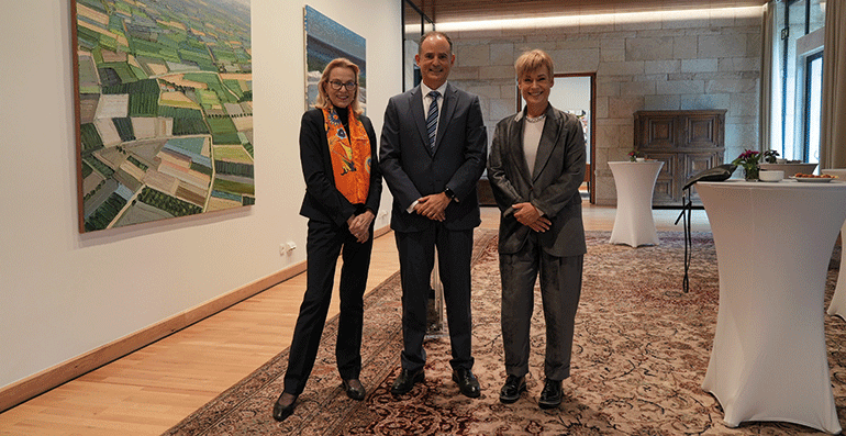 Javier González Pareja, presidente de Bosch España y Portugal, recibe la Cruz de Caballero de la Orden del Mérito de la RFA