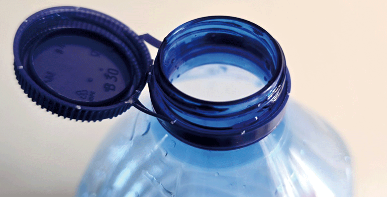 Aimplas realiza ensayos de tapones de bebidas para cumplir con las garantías de reciclado