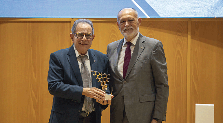 AIQBE entrega al científico Avelino Corma el premio al Fomento y Desarrollo de la Ciencia y la Tecnología en el marco de sus VII Jornadas Técnicas