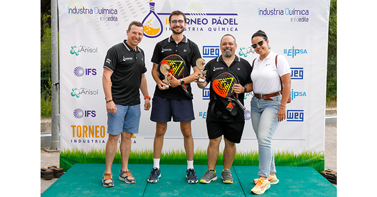 Raúl Jarillo y Javier Almenara, de Loyjar, campeones absolutos del III torneo de pádel de la industria química
