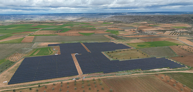 GreenYellow abastecerá energía fotovoltaica a la planta de Monbake, evitando la emisión anual de 1.265 toneladas de CO2 