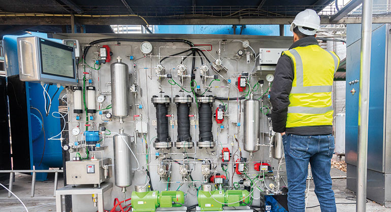 Orchestra Scientific, una spin-off del ICIQ, prueba una tecnología puntera propia para purificar CO₂ en la bodega Familia Torres