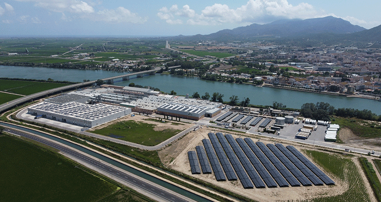 Grupo Saica impulsa la descarbonización de sus plantas instalando 4,7 MWp de energía solar en Amposta